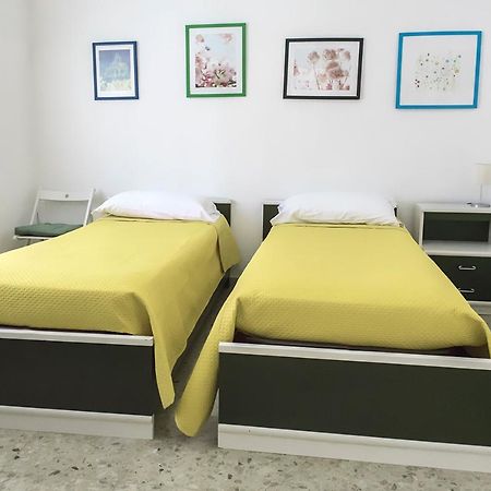 N050 - Numana, Trilocale In Centro Con Portico E Posto Auto Apartment Ngoại thất bức ảnh