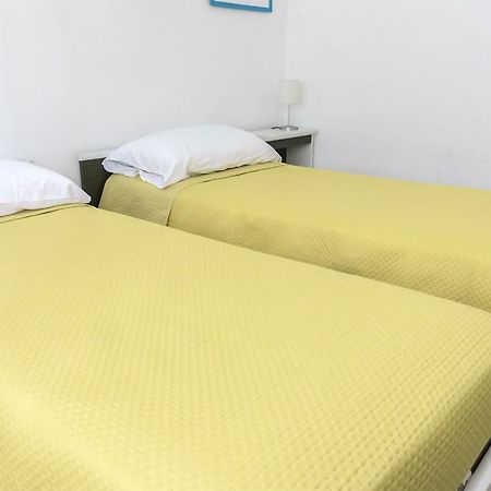 N050 - Numana, Trilocale In Centro Con Portico E Posto Auto Apartment Ngoại thất bức ảnh