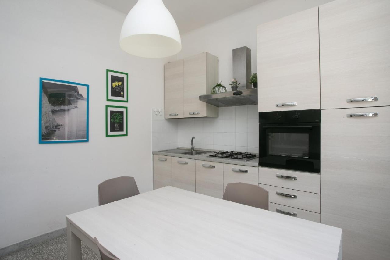 N050 - Numana, Trilocale In Centro Con Portico E Posto Auto Apartment Ngoại thất bức ảnh