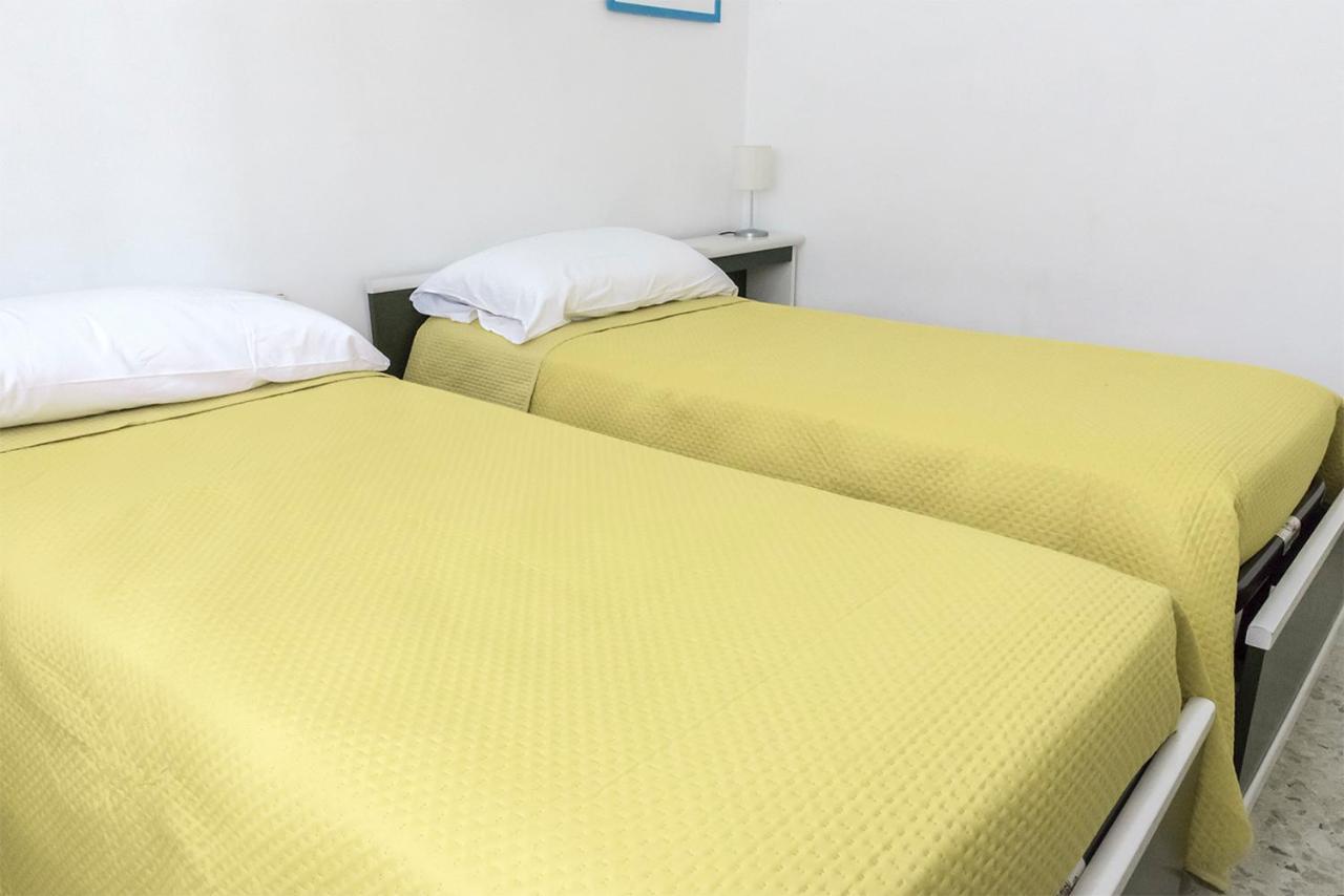 N050 - Numana, Trilocale In Centro Con Portico E Posto Auto Apartment Ngoại thất bức ảnh