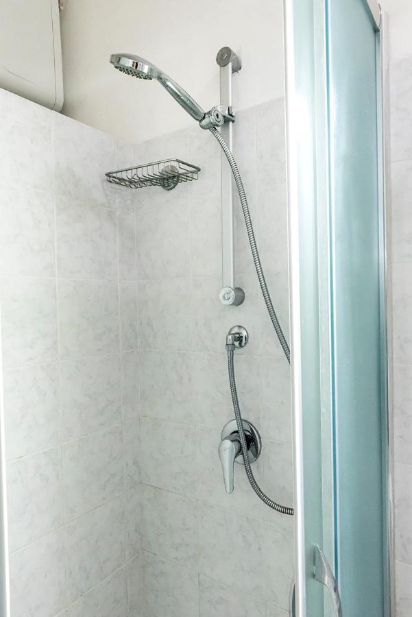 N050 - Numana, Trilocale In Centro Con Portico E Posto Auto Apartment Ngoại thất bức ảnh