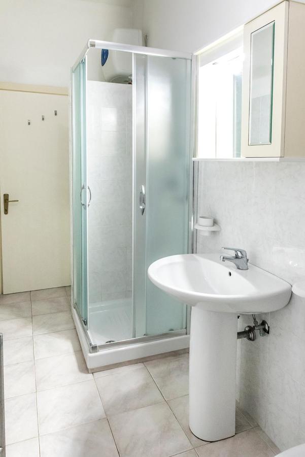 N050 - Numana, Trilocale In Centro Con Portico E Posto Auto Apartment Ngoại thất bức ảnh