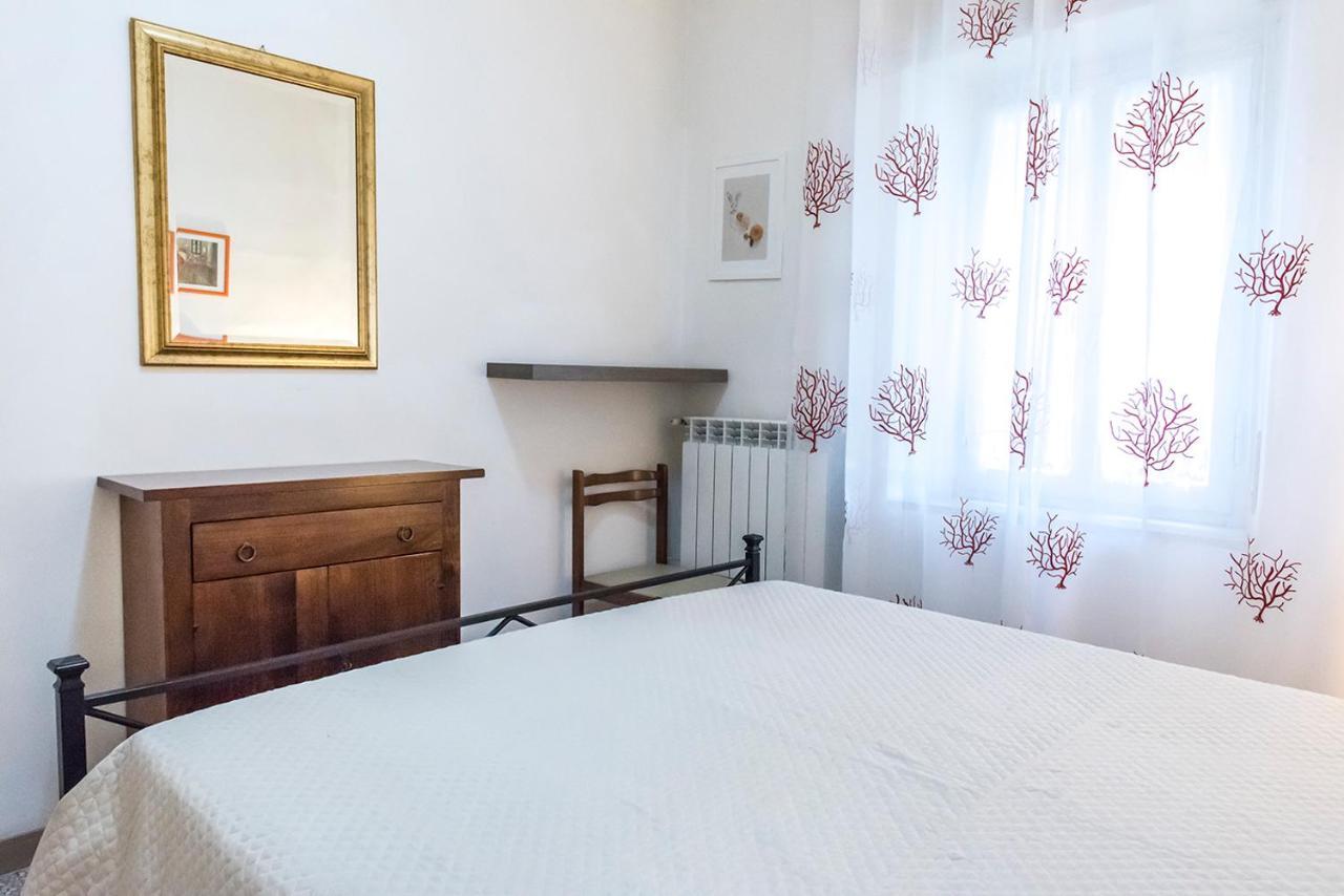 N050 - Numana, Trilocale In Centro Con Portico E Posto Auto Apartment Ngoại thất bức ảnh